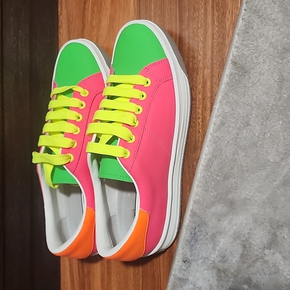 Marc Jacbos Purse and sneaker bundle. Willing to sell separately. - Picture 3 of 10